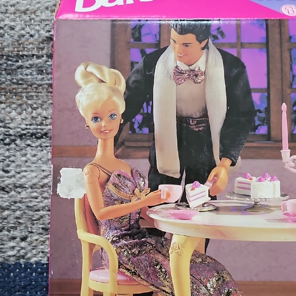 Vintage 90s Factory Sealed Barbie Dining Room Set for Folding Pretty House - Picture 4 of 5